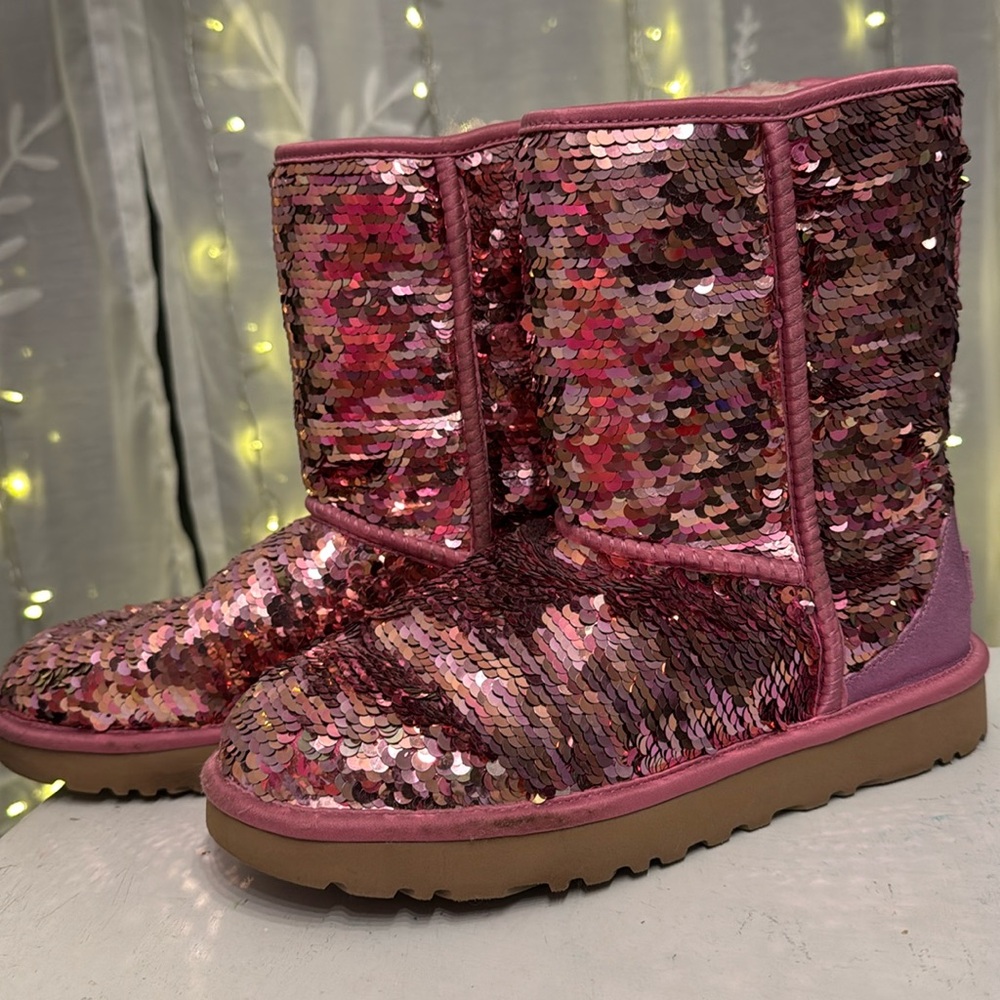 UGG Australia Women's US 7 Classic Short Sequin Boots Bootie UGGPURE Pink